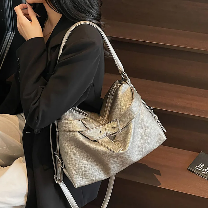 Autumn New Fashionable Women's Motorcycle Leisure Shoulder Underarm Bag Large Capacity Commuter Tote Bag PU Crossbody Bag