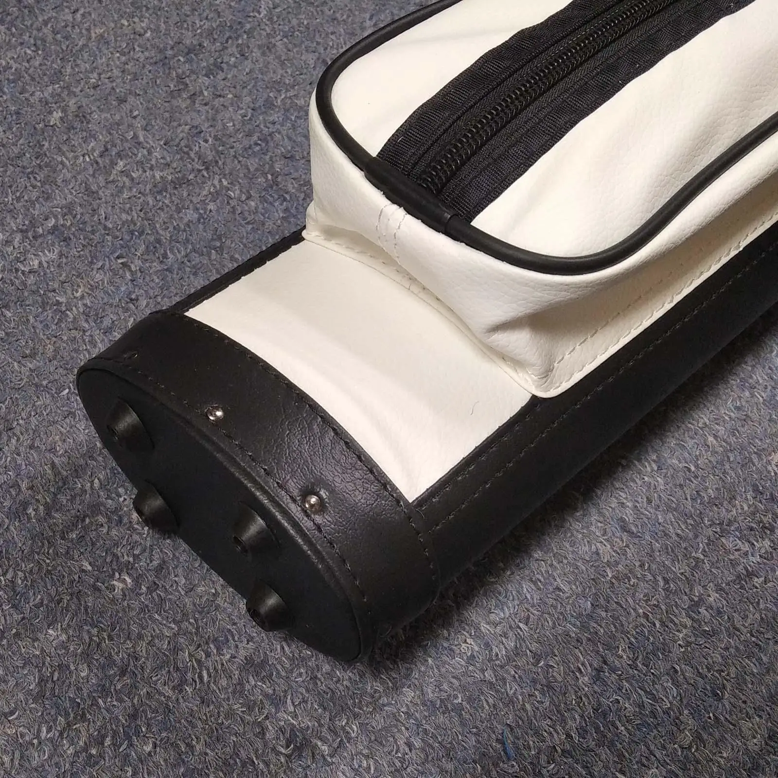 

Hard Billiard Pool Cue Case 4 Holes PU Leather Pool Cue Billiard Sticks Carrying Case Pool Sticks Bag for Pool Stick Travel