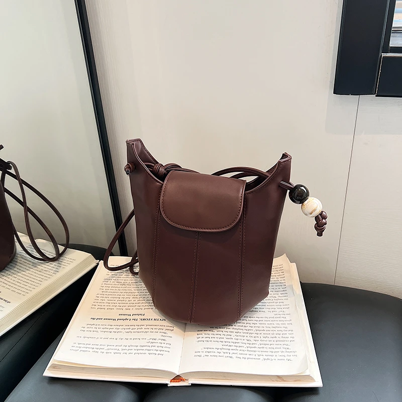 

Женские Наплечные Сумки из искусственной кожи с застежкой, простые Молодежные сумки через плечо с швейной нитью, женские сумки 2024