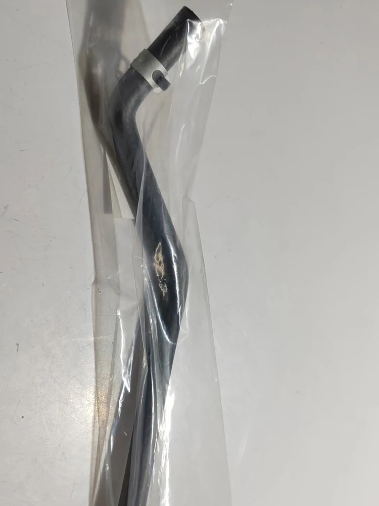 car original Engine Heating Pipe Hose (To throttle valve ) 21204AA810 For Subaru Outback (04-05 3.0)Tribeca(2007 3.0,08-09 3.6)