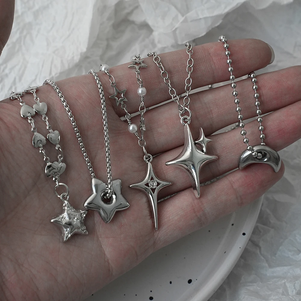Y2K Mangxing Mond Anhänger Halskette Set, personalisierte eingelegte Wasser Diamant Stern Liebe Schlangenknochen Kette Halskette, geeignet für Frauen
