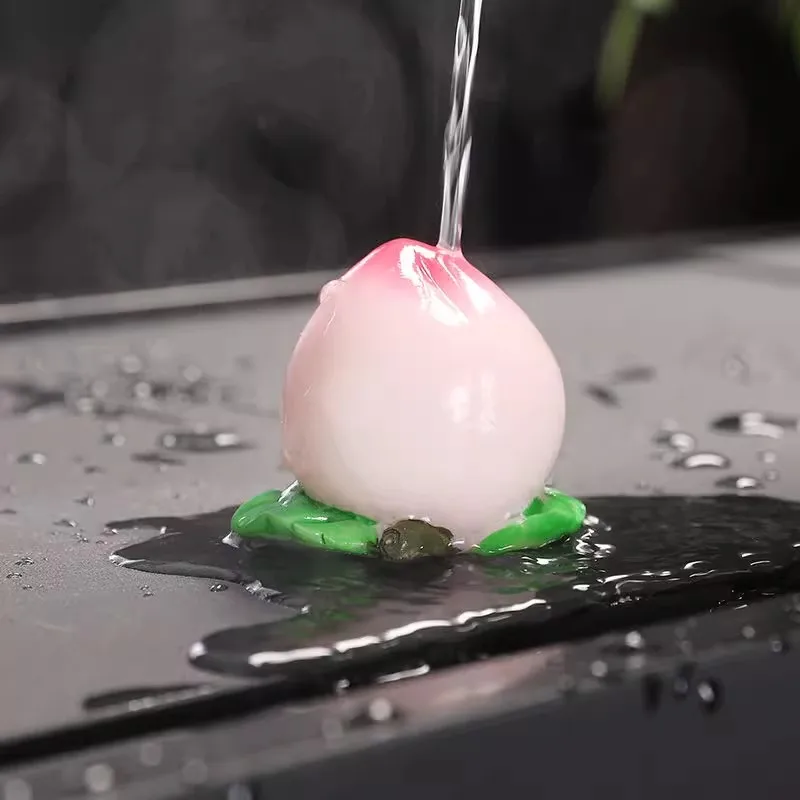 Color changing fruits, tea pets, peaches, strawberries, lychees, ornaments that can be used to cultivate tea sets, handmade