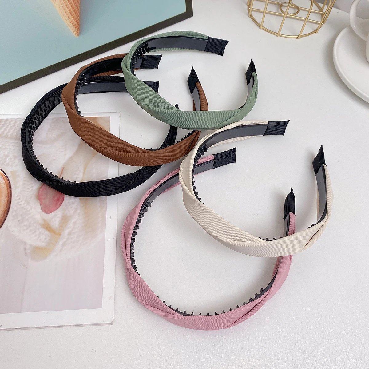 Französisches Vintage Geflochtenes Haarband für Damen, Neues Beliebtes Quasten-Haaraccessoire, Stilvolles Knoten-Stirnband, Rutschfestes Haarband – Detail 4