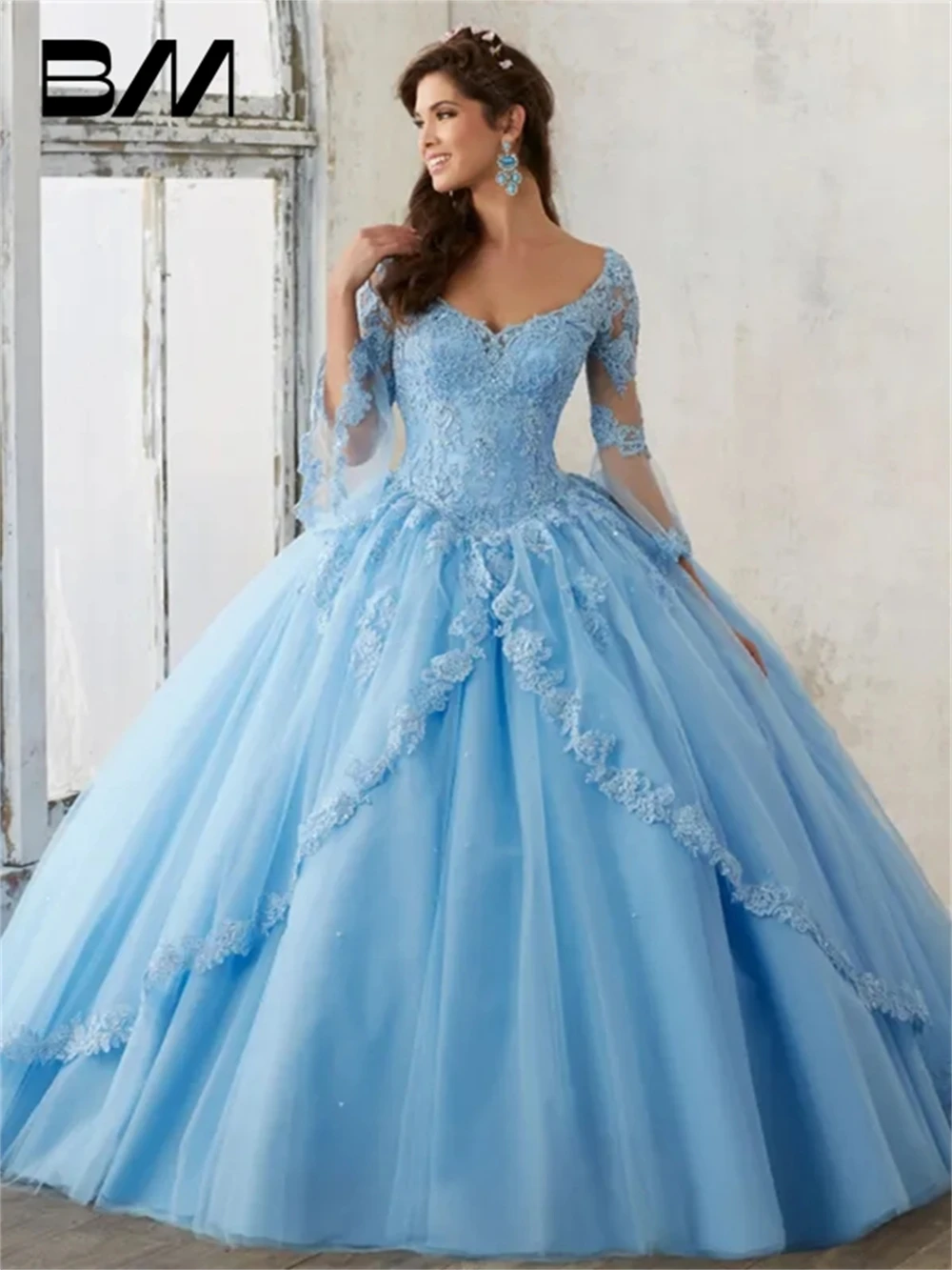 

Long Sleeve Sky Blue Ball Gown Quinceanera Dresses V Neck Lace Appliques Long Prom Sweet 16 Prom Gowns Vestidos De Quinceanera