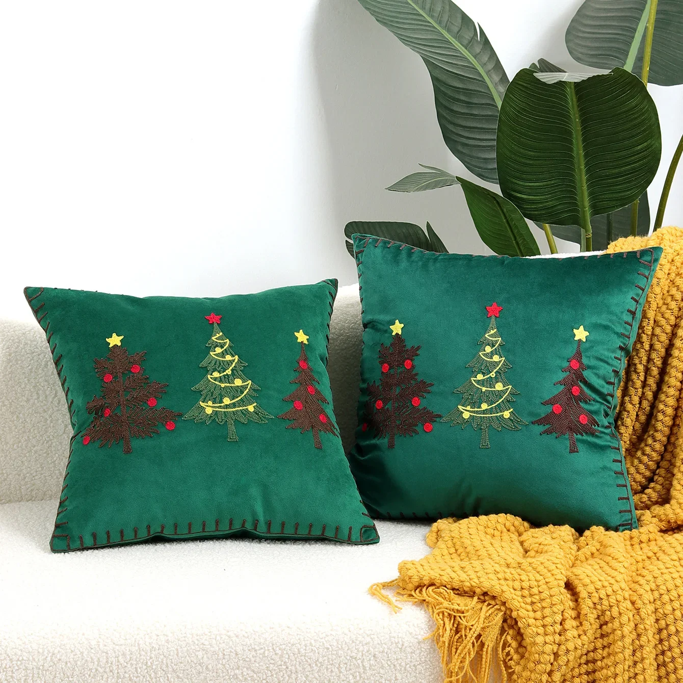 VANNCIO Federa per cuscino verde trapuntata a forma di albero di Natale, per Capodanno, con nappe, tessuto a mano, per decorazioni invernali per la casa, 45,7 x 45,7 cm, 1 pezzo (pino