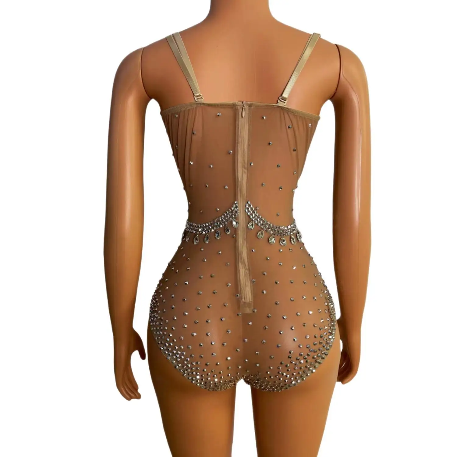 Рисунок 3 - Женское боди с искусственным жемчугом