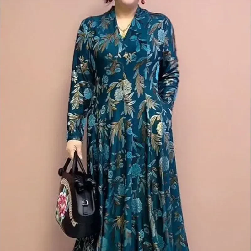 Arabella® | Elegant Long-Sleeved Dress With A V-Neckline And A Tie Waist main image 0