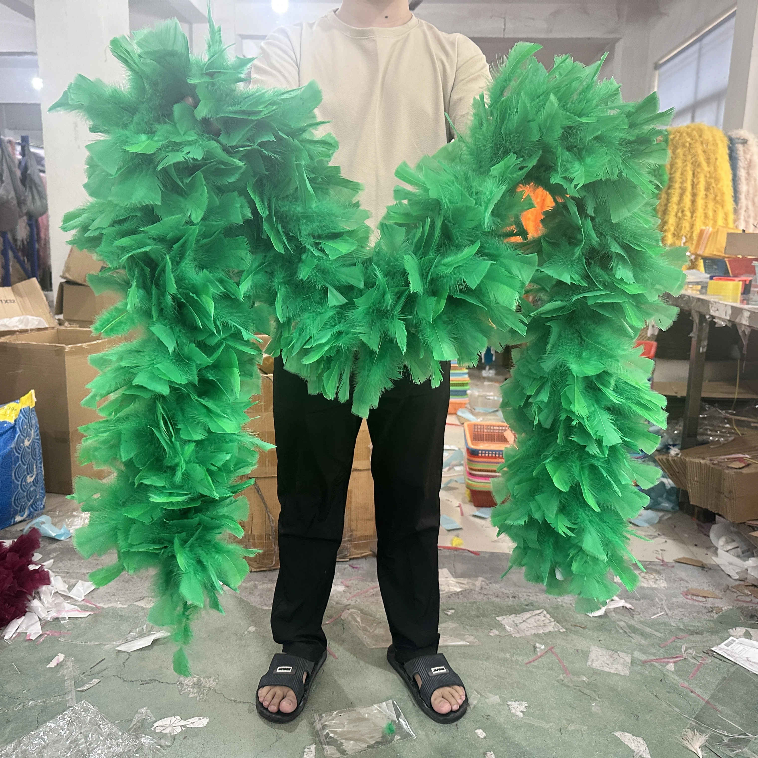 Boa Plume Action : Comment Choisir et Utiliser un Manteau de Plumes de Dinde  Verte pour Toutes, image size:3024x3024