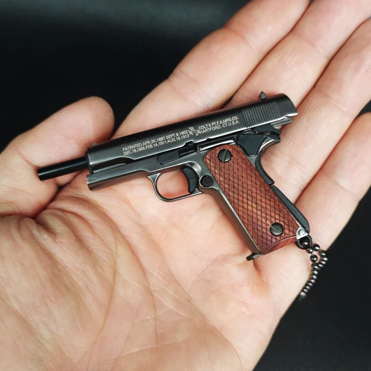 1:3 콜트 1911 나무 손잡이 권총 총 미니어처 모델 합금 키 체인 선물 배낭 펜던트 장식 선물 장난감 소년 좋아하는