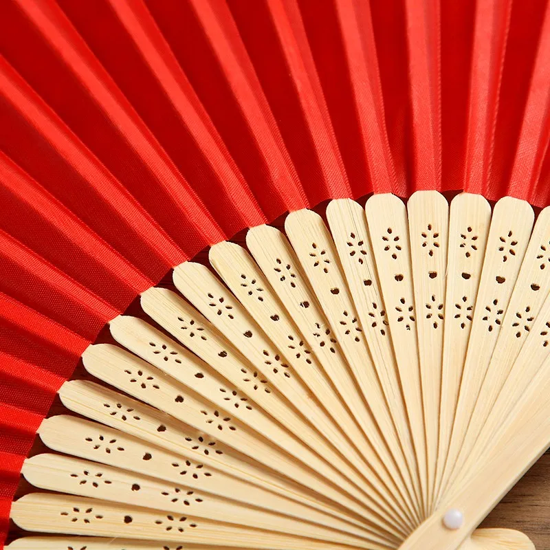 Folding Fan Fashionable Engraved Women Folding Elegant Silk Hand Fan with Gift Bag Wedding Mariage Festival Party Dance Props Tool 1Pc