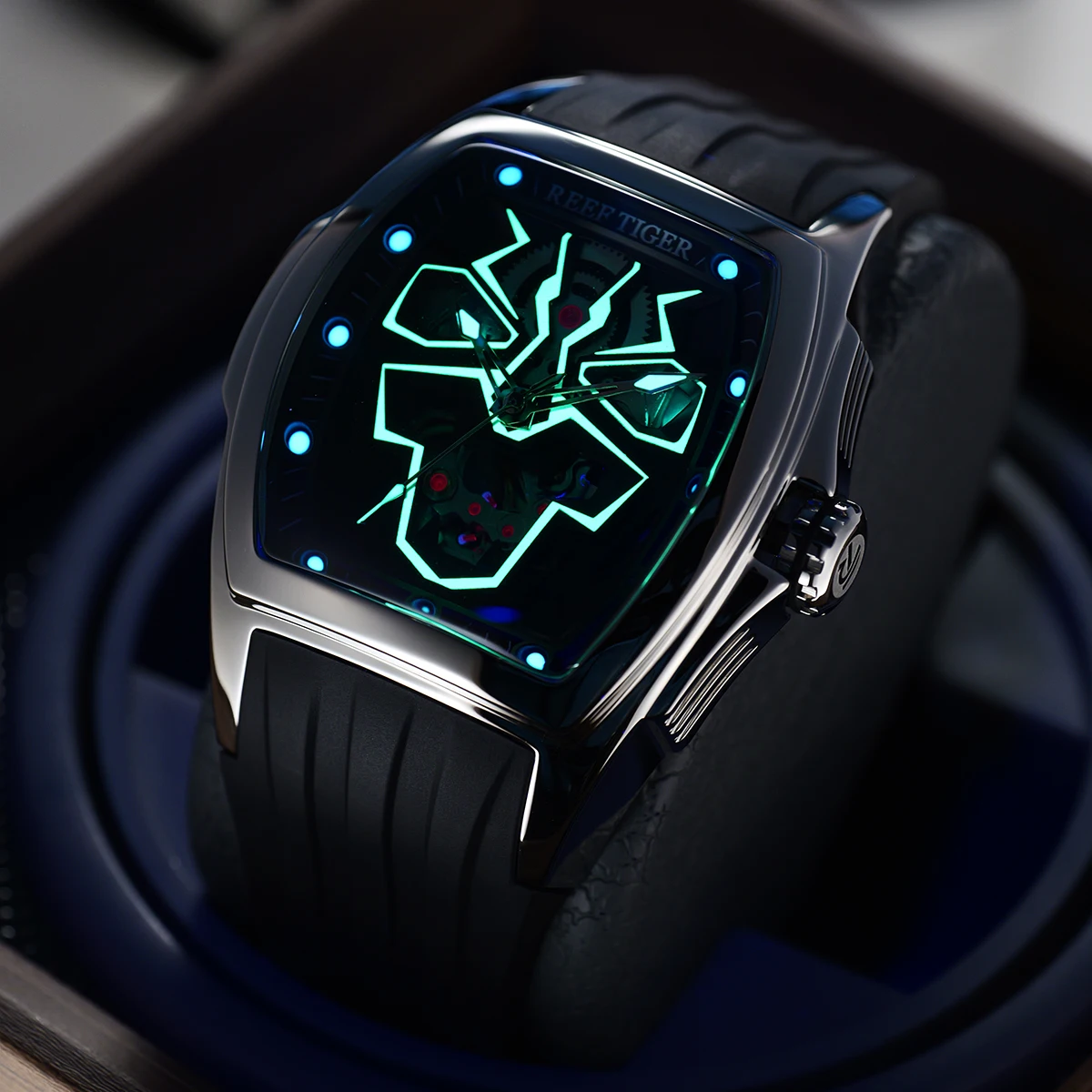 REEF TIGER Designer Black Panther Dial Automatic Watch for