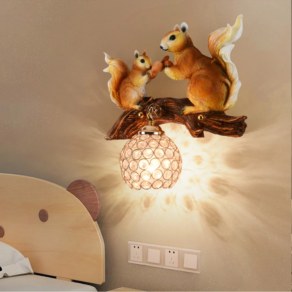 

Squirrel LED Wall Lamp Resin Creative Children's Wall Lamp Boys Girls Bedroom Bedside Lamp American Animal Decoration Aisle Lamp