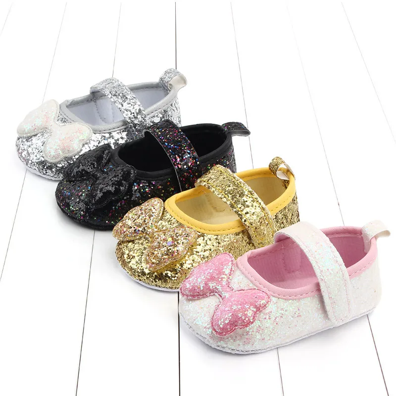 

Cute Baby Shoes Girls First Walkers Heart Decoration Infant Anti-slip Prewalkers Soft Sole Nonslip Crib Shoes Sequined Bow