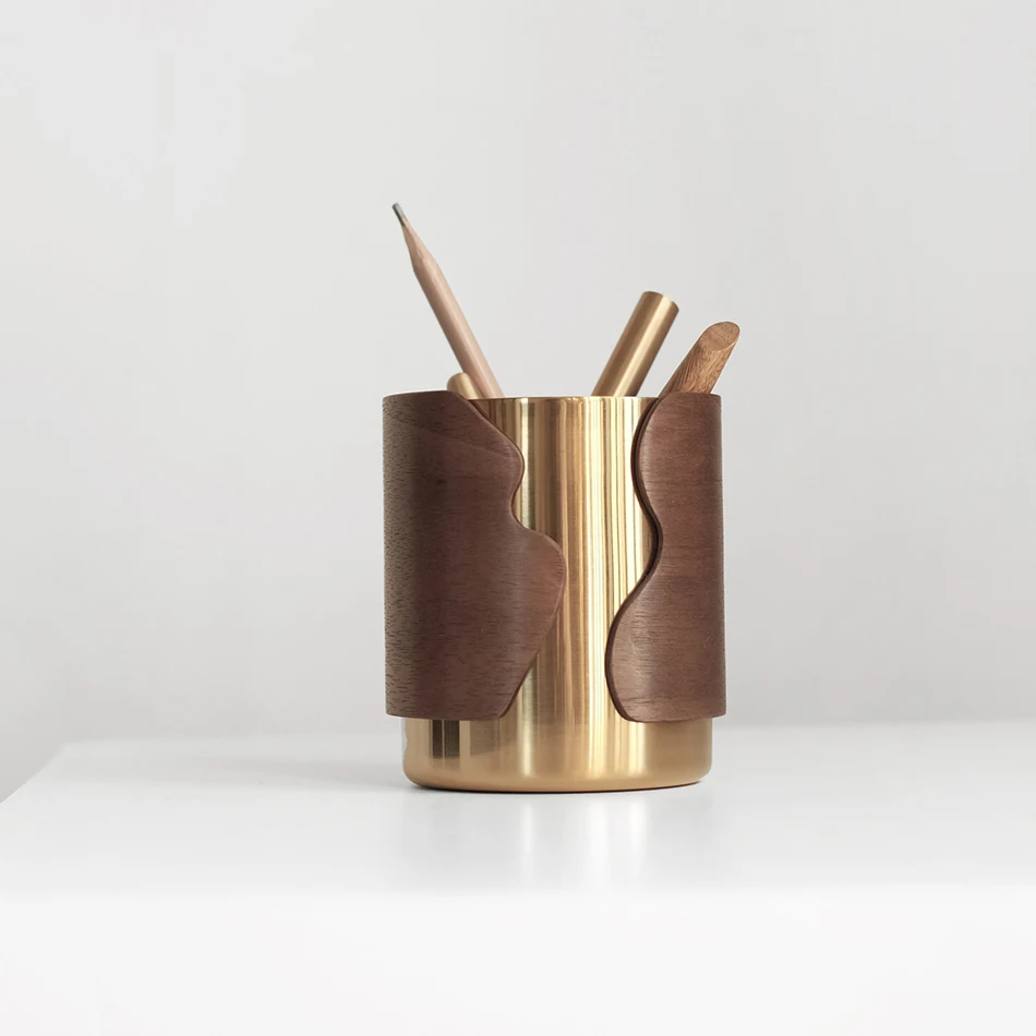 

Walnut Brass Pen Holder Storage Decoration New Modern Creative Solid Wood Handmade Living Room Office Study Supplier