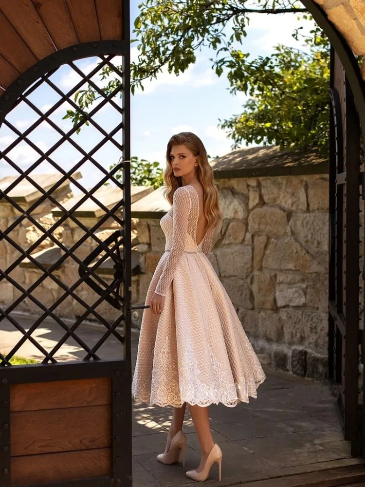 

Elegance A Line Scoop Long Sleeves Prom Dress Sweetheart Lace Open Back Formal Party Gowns Pretty Knee Length Bridal Dress