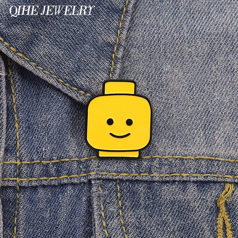 Emoji Building Blocks Puppet Brooch Enamel Pins Cartoon Metal Brooches Backpack Lapel Badge Jewelry Gift for Friend