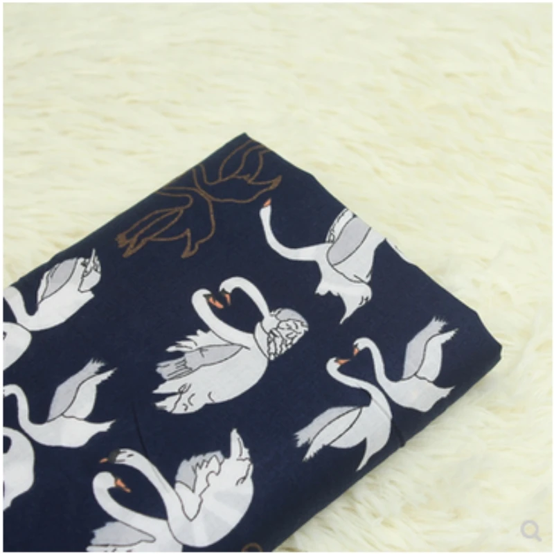 Ткань из чистого хлопка с мультяшным принтом лебедя, подкладка для одежды ручной работы своими руками, материал для шитья Telas, AT4 Ткань из чистого хлопка с мультяшным принтом лебедя, подкладка для одежды ручной работы своими руками, материал для шитья Telas, AT4