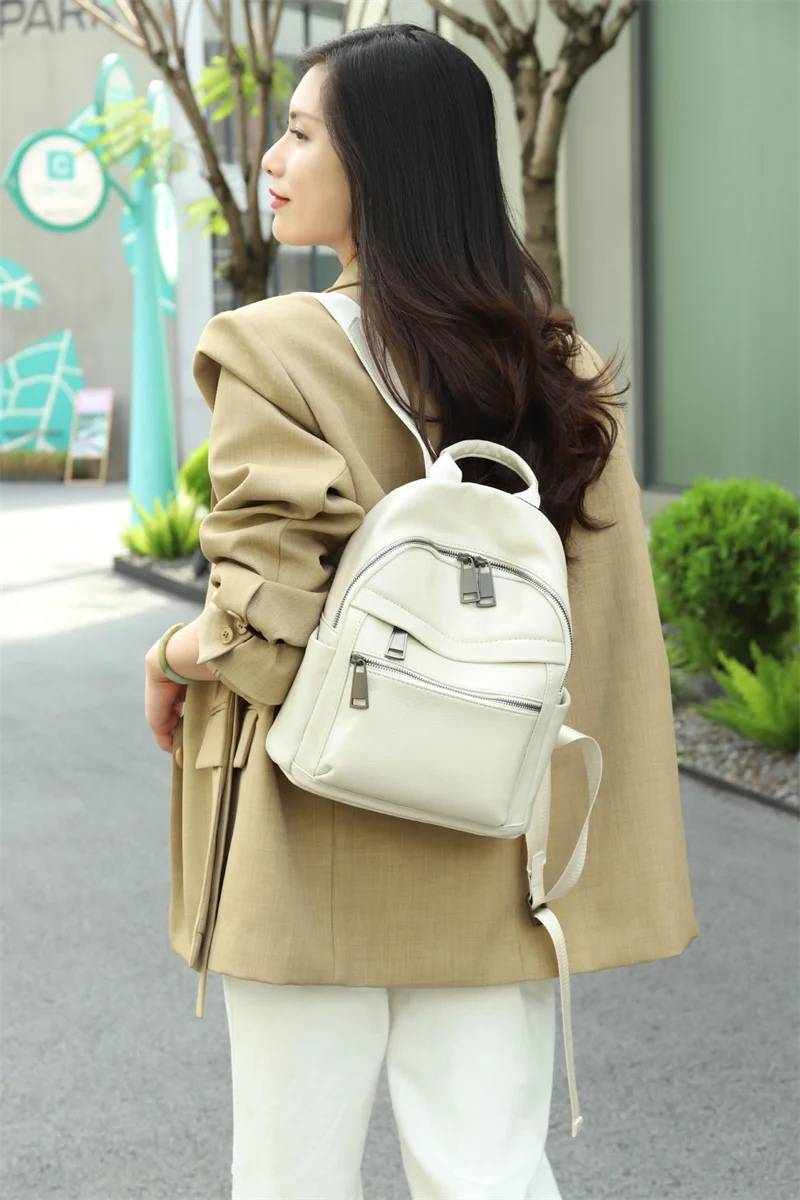 Weicher täglicher Damen-Rucksack aus echtem Leder, groß, geräumig, modisch, Rucksack aus Rindsleder, für Reisen, Business, College-Umhängetasche – Detail 3
