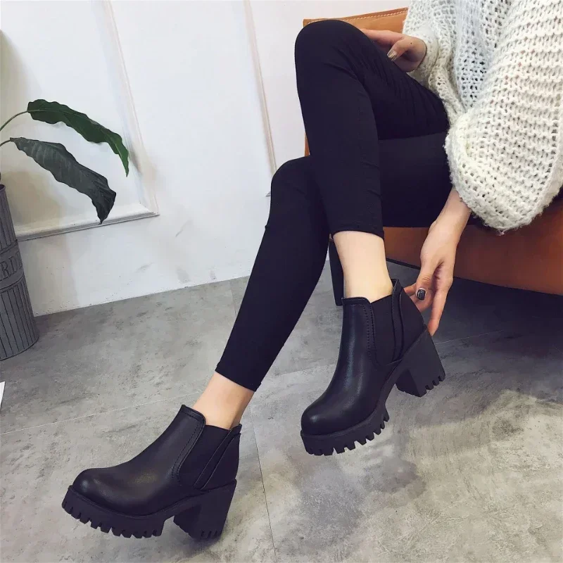 New Autumn and Winter Fashionable and Comfortable Round Toe High Heels Casual Thick Heel Solid Color Sleeve Fashion Boots