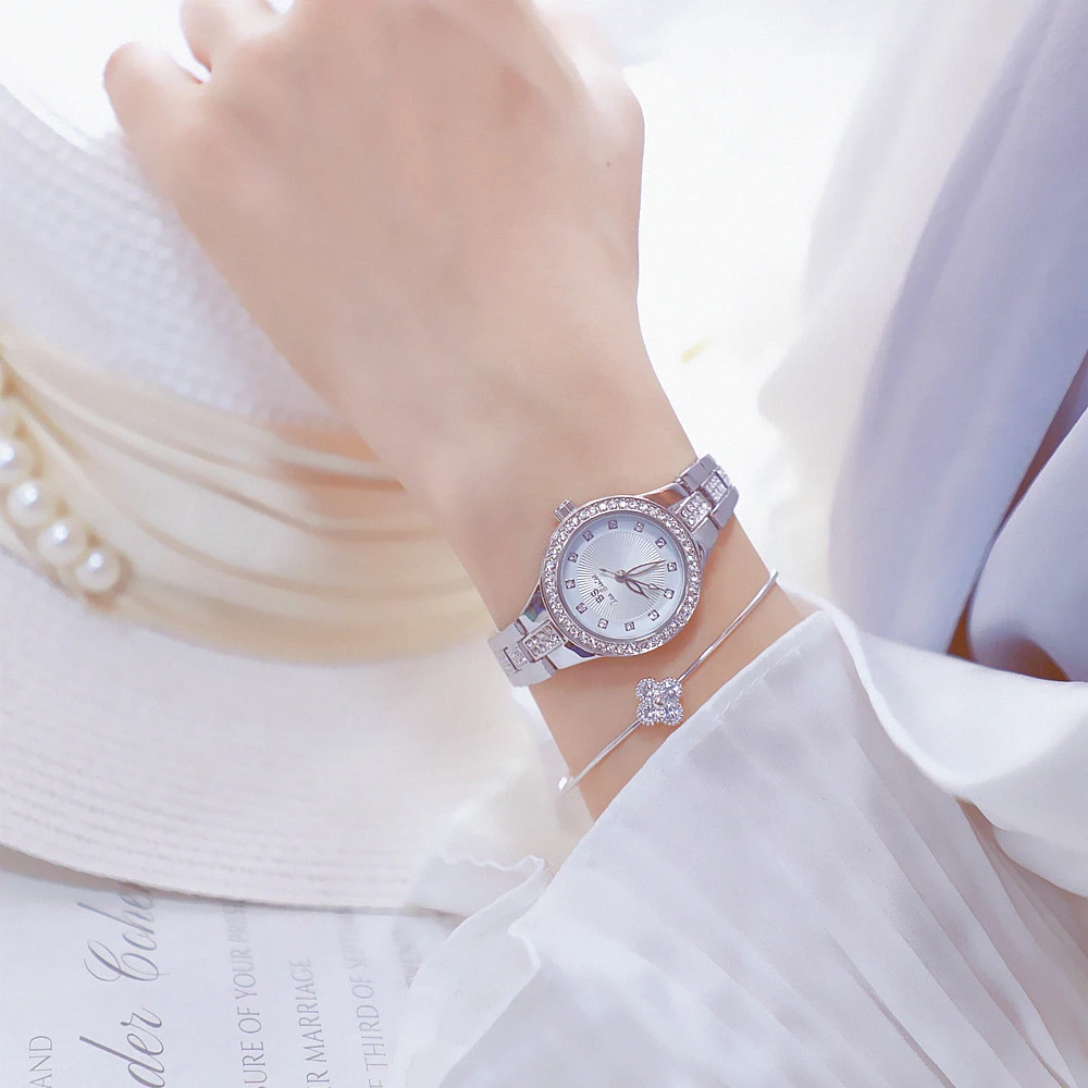 2023 New Women Watches Small Size Silver Quartz Clock Luxury Fashion Ladies Gold Bracelet Quartz Wristwatches Stainless Steel