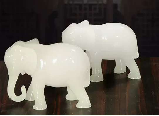 

Elephant ornaments: a pair of water absorbing mascots ART ELEPHANT FURNISHING ARTICLES FOR LIVING ROOM OFFICEroom Art Statue