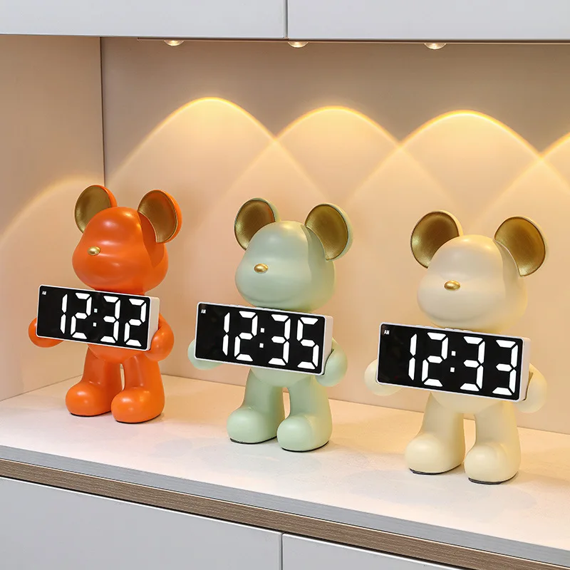 Violent Bear clock decoration creative decorations living room bedroom wine cabinet office desk desktop decoration