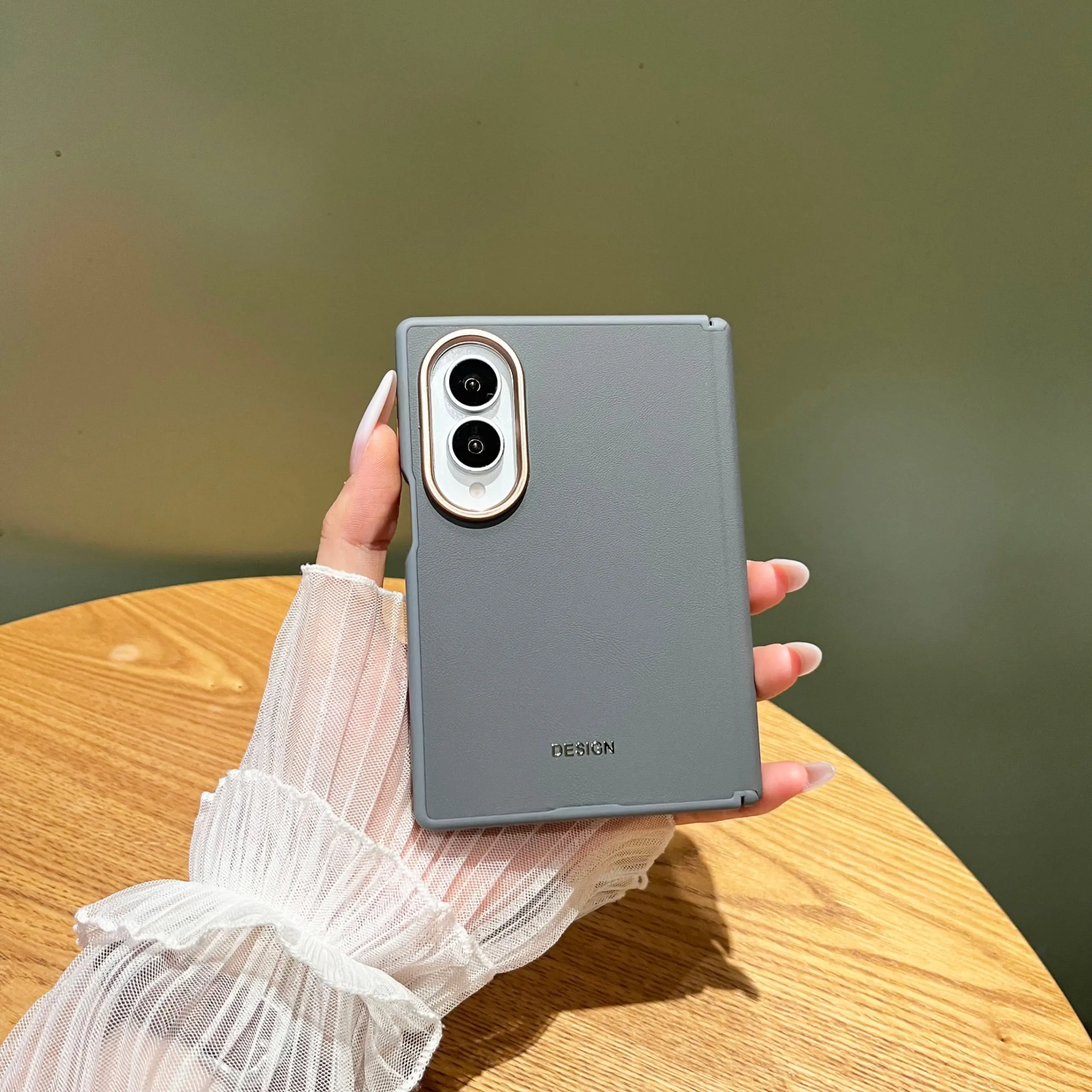 Luxury Magnetic Leather Case with Skin Sensing and Shockproof Hinge Protection