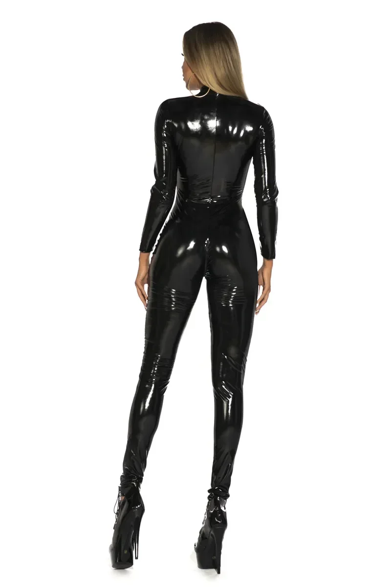 Tuta sexy in ecopelle con zip frontale per donna_voghion.com