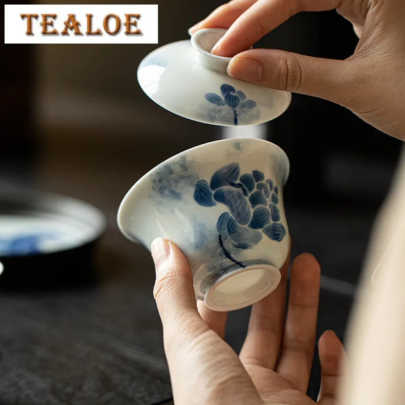 110ml Hand Drawn Lotus Cover Bowl Blue and White Porcelain Art Gaiwan Traditional Anti Scald Tea Tureen Tea Brewing Cafes Gifts