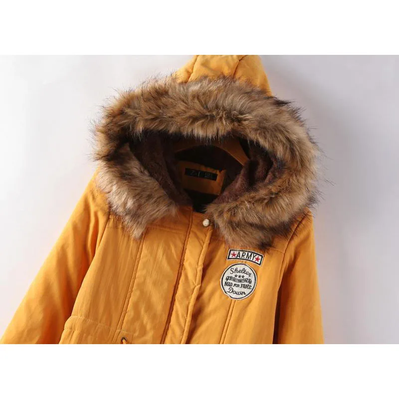 Рисунок 5 - Женское утолщенное пальто с капюшоном