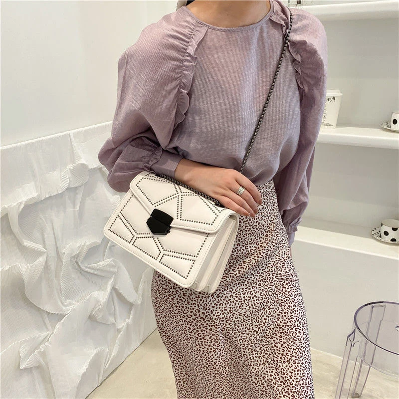 Yogodlns Vintage Niet kette kleine Umhängetaschen für Frauen Klappe Pu Leder Mode kleine quadratische Umhängetasche Designer Handtasche – Detail 9