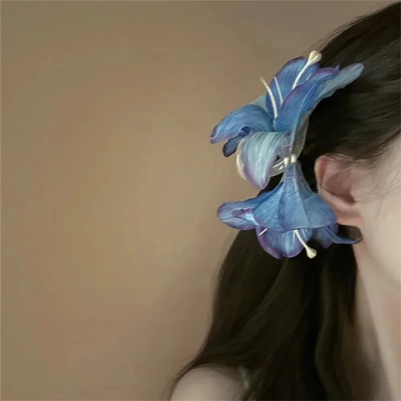 Blue Lily Flower Hair Clip New Chinese Style Fashion Hairpin, Round Side Hair Accessory for Women Elegant Design  헤어 액세서리