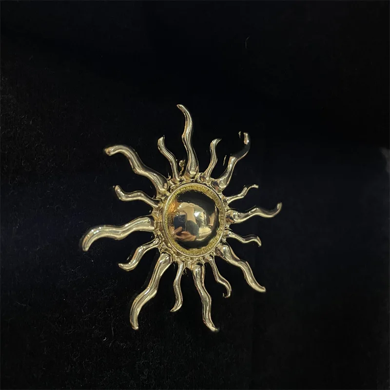 Mode Sonne Geistige Retro Frauen Brosche Pin Sonnenblumen Zubehör Schmuck Für Dame Gold Farbe Broschen Pins Vintage Kleidung Geschenk – Detail 11