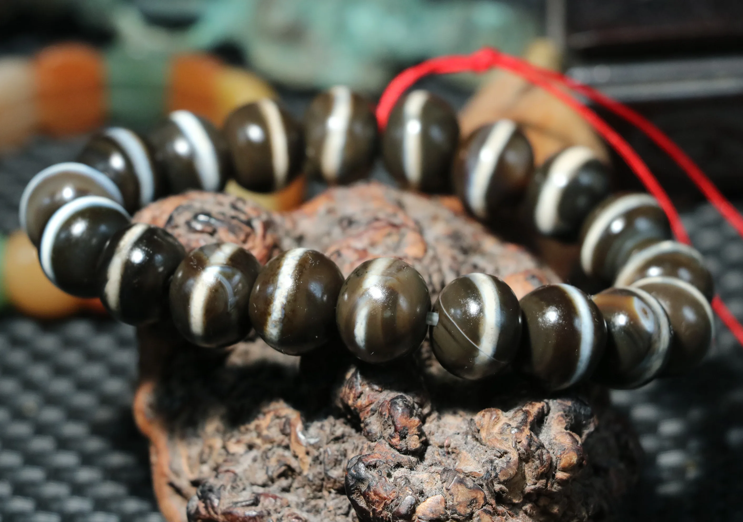 

LKbrother Talisman Treasure Energy Tibetan Top old Agate One Line Healing Medicine Abacus dZi Bead Bracelet A UPD230801K03