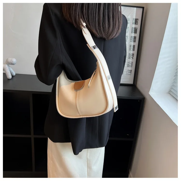 Wide Strap Retro Small Bag