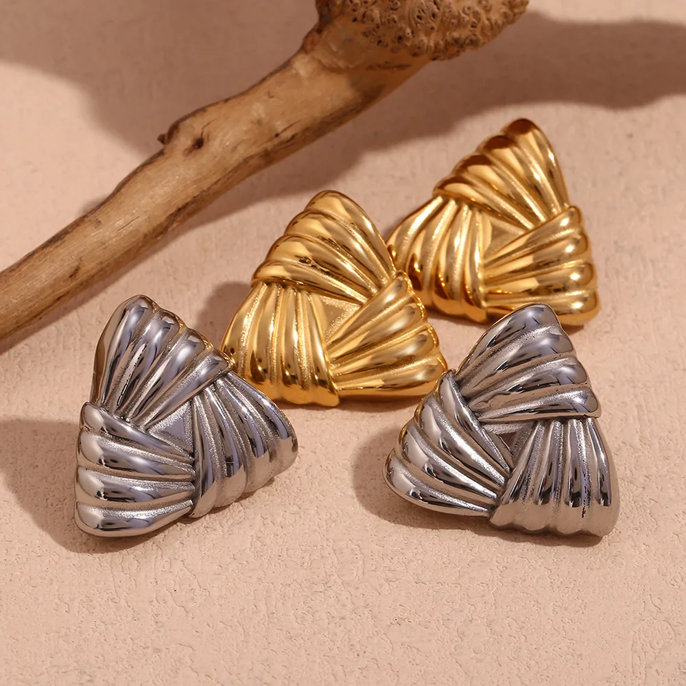 

European American Fashion Niche Retro Stud Earrings Stainless Steel 18K Gold Plated Striped Triangle Earrings for Women Jewelry