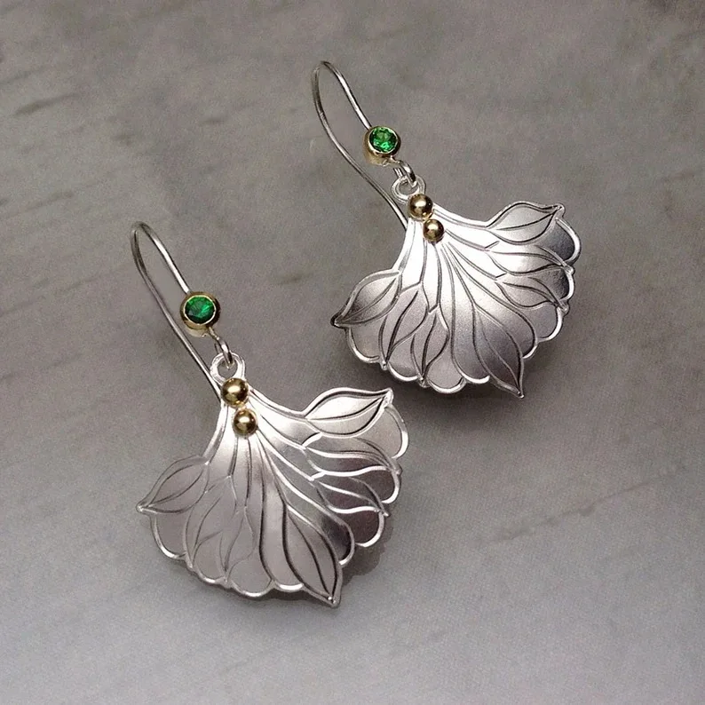 

Vintage Creativity Silver Color Engraving Pattern Green Stone Drop Dangle Earrings for Women Engagement Party Jewelry