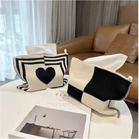 Decoration Knit Desktop Tissue Box Foldable Reusable Heart and Plaid Napkin Cover Dustproof Home Livingroom Car Paper Towels Bag 1