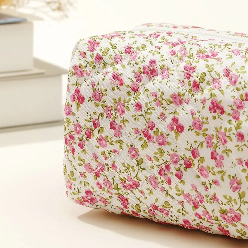 Cotton Floral Puffy Quilted Makeup Bag Cosmetic Pouch Flower Printed Large Travel Cosmetic Bag Makeup Accessory 4