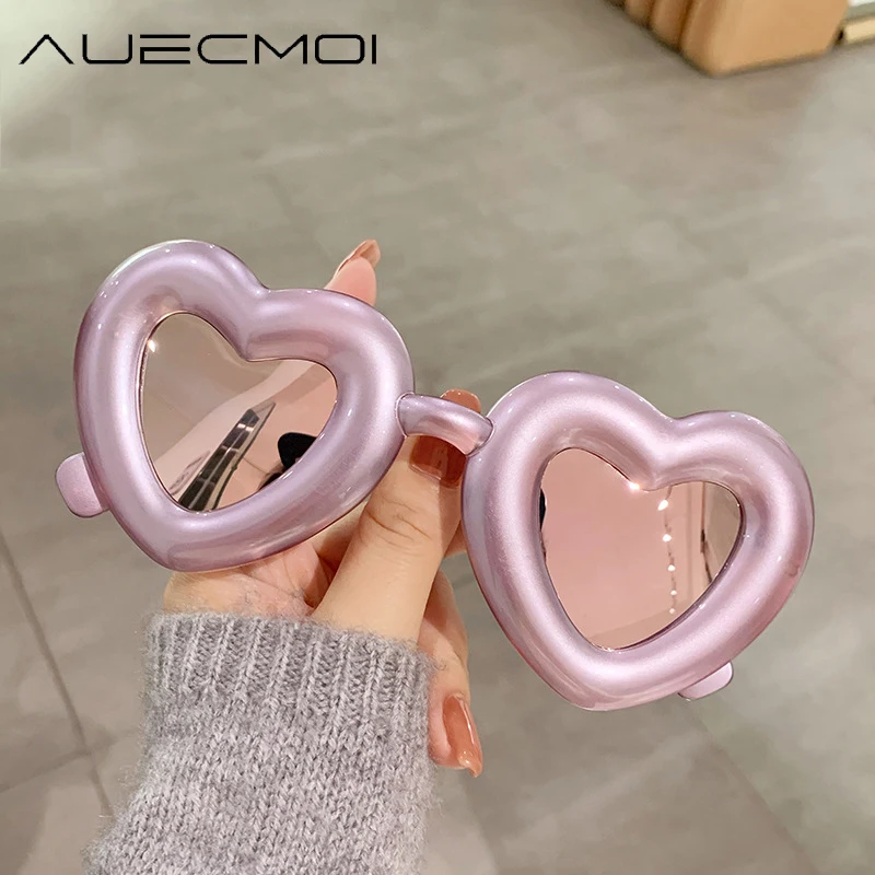 

Y2K Luxury Brand Designer Oversized Love Heart Sunglasses Women For Men Vintage Punk Pink Sun Glasses Trending Big Frame Shades