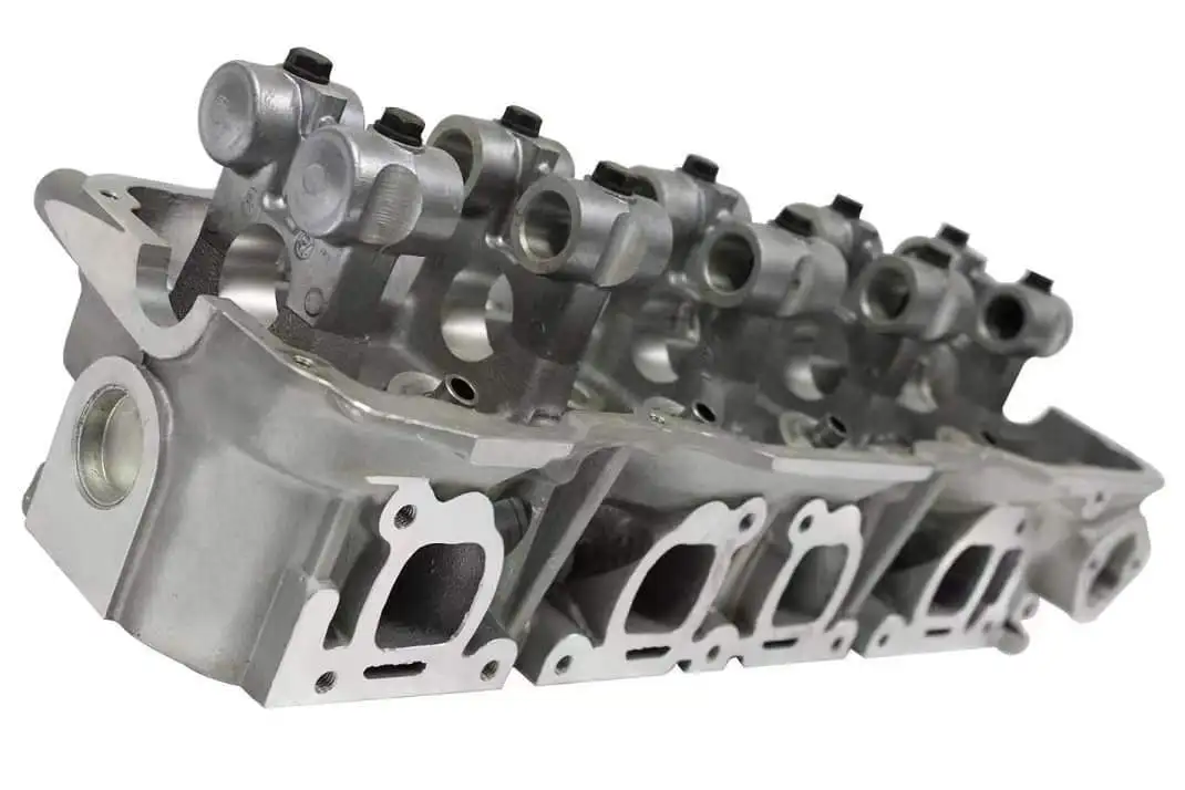 anza20820商品になります。 Nissan Z24 Auto Parts OEM 11042-1A001 Cylinder Head With 8