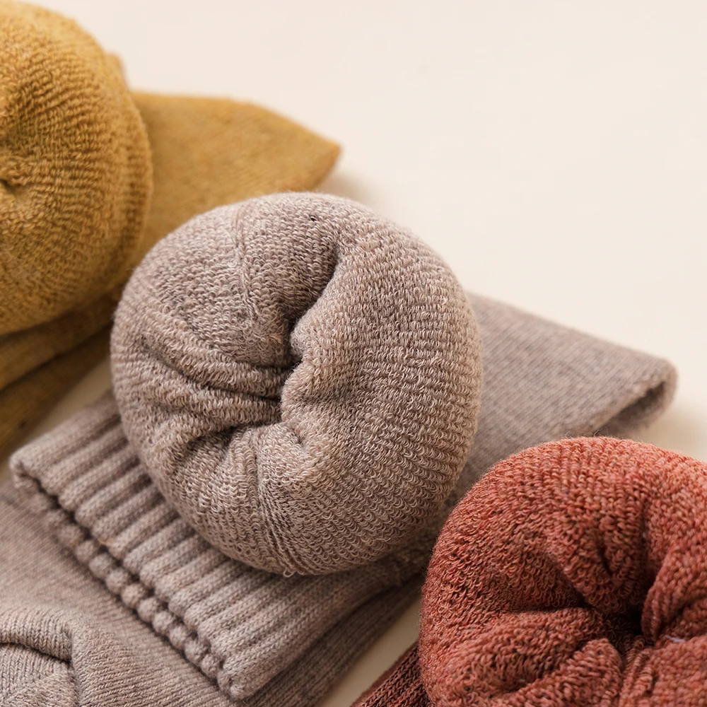 New Winter Vrouwen Socks Dikke Warme Effen Kleur Wol Harajuku Retro Koude Slip Mode Toevallige Kasjmier Modieuze Sokken 1-Pair