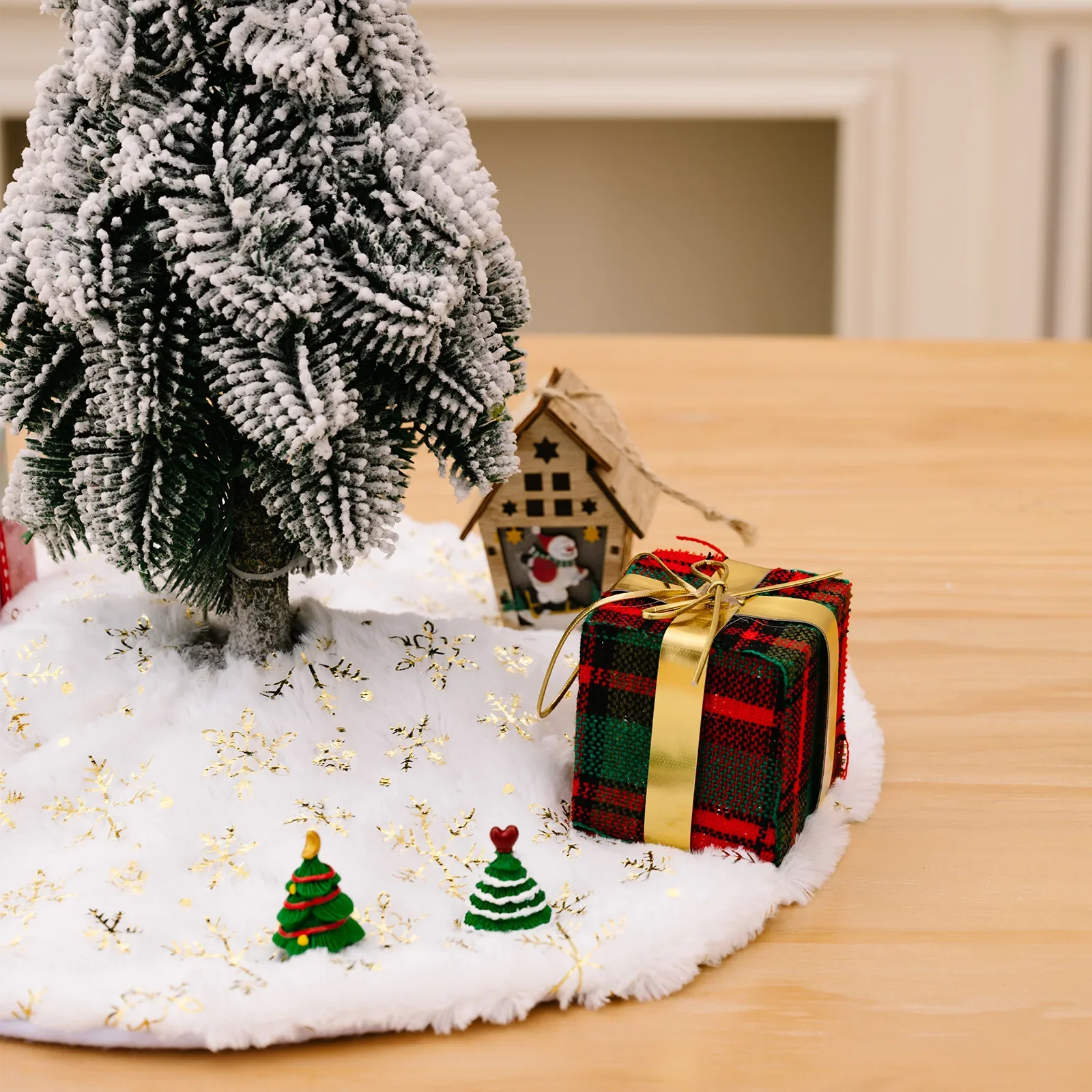 15 inch 38 cm Plush Christmas Tree Skirt White Faux Fur Xmas Trees Sequin Carpet Mat Small Skirts Home Party Decorations christmas tree skirt