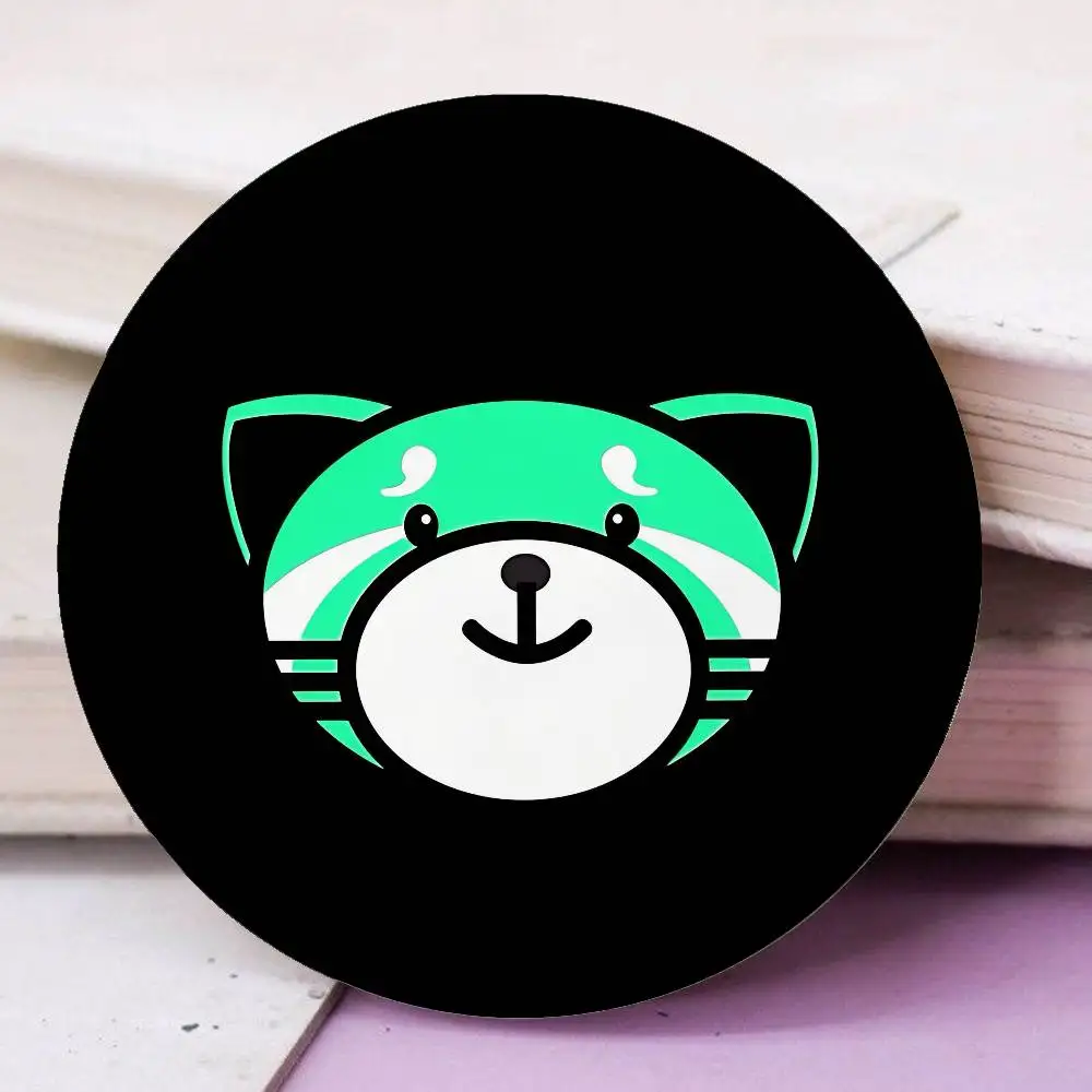 Exquisite Kiss Land Badge Brooch – Creative Pin for Clothes, Hats, and Backpacks