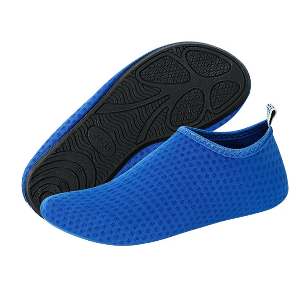 thumbnail image 1 of Zapatos de agua Suela de goma Agujero de malla Zapatos de buceo de secado rápido Unisex Playa Natación Calcetines de buceo Antideslizantes Playa Surf Adultos Niños, 1 of 5