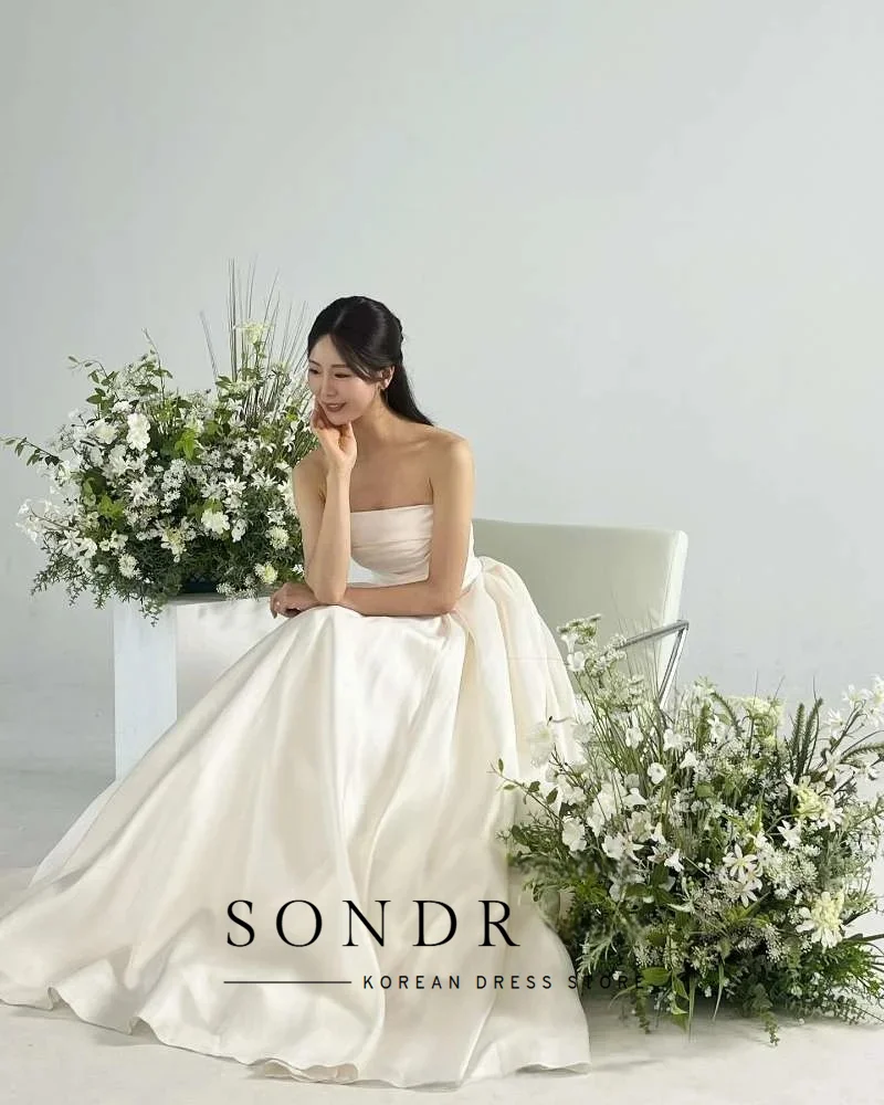 Sondr 2026 Simple A Line Korean Wedding Dresses Photo Shoot Strapless Soft Satin Pleats Sweep Train Bridal Gowns Corset Back