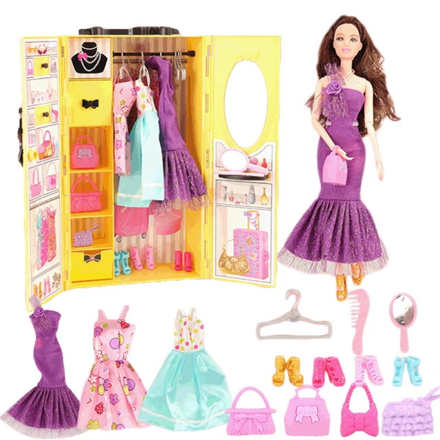 Roupas Barbie Doll para Barbie, 31 Itens por Conjunto, Móveis Dollhouse, 1  Guarda-Roupa, 30 Acessórios Boneca, Vestidos, Coroas, Colar, Sapatos -  AliExpress