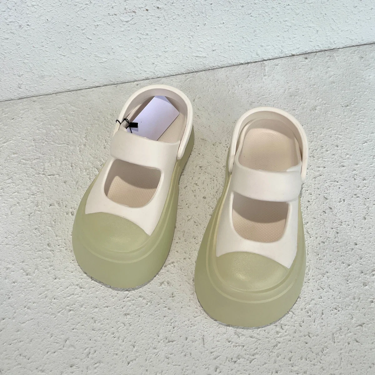 Рисунок 3 - Сандалии женские универсальные на толстой подошве