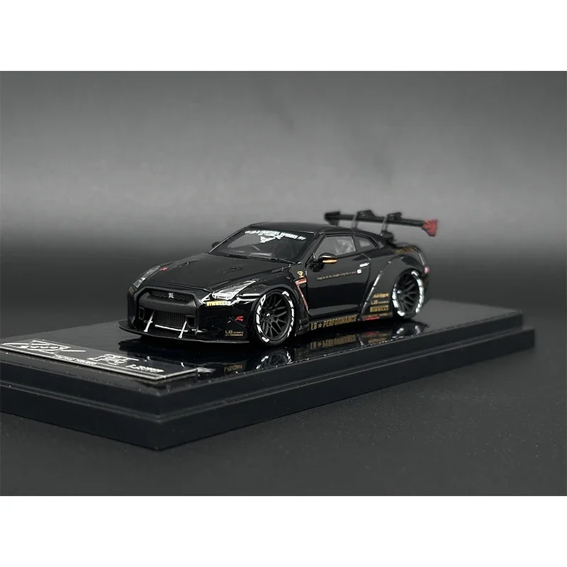 

404 Error 1:64 LBWK GTR R35 Black Gold Resin Diorama Car Model Collection Miniature Toys