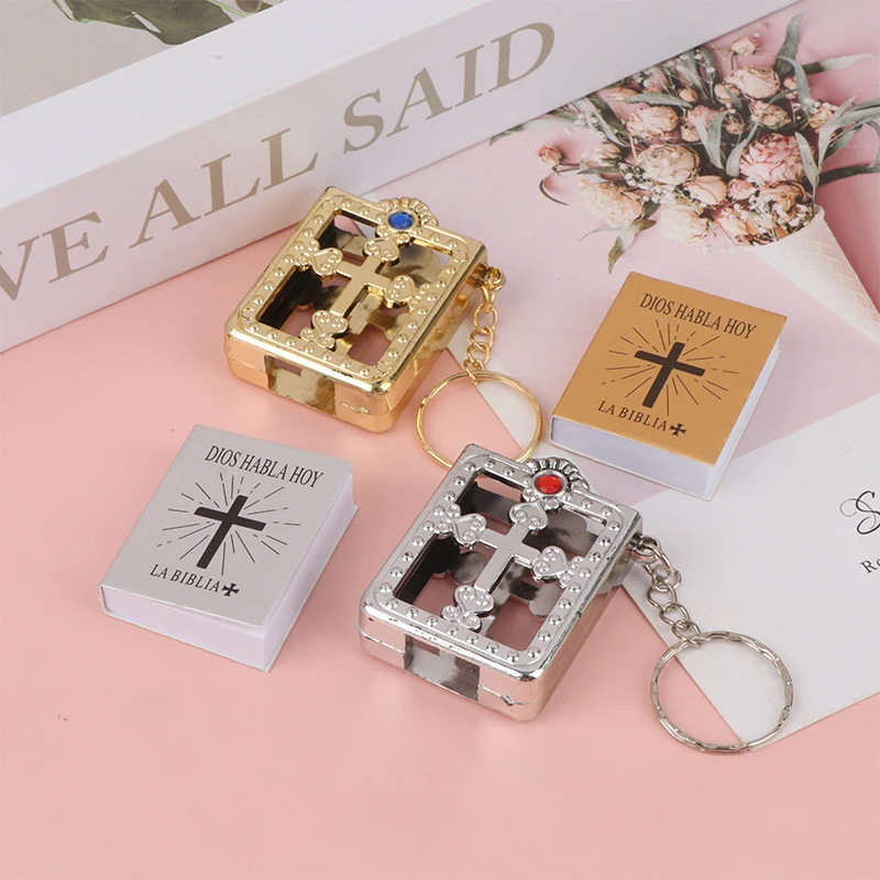 1 Pz Argento Dorato Portachiavi Spagnolo Mini Battesimo Per Bibbia Souvenir Battesimo Bibles Portachiavi Ciondolo Comunione Decorazioni Per Feste